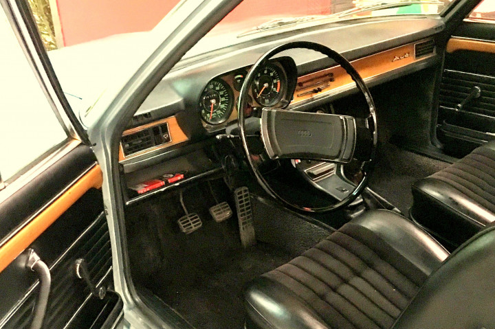 Rétro Balades Location Audi 100S