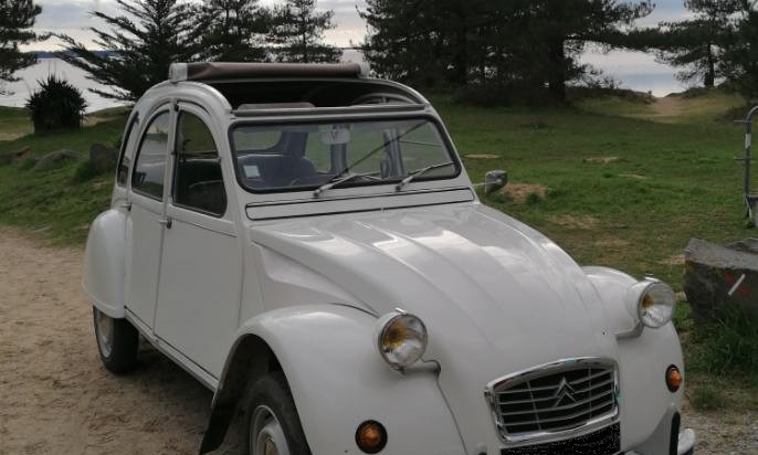 Rétro Balades Location Citroën 2CV blanche