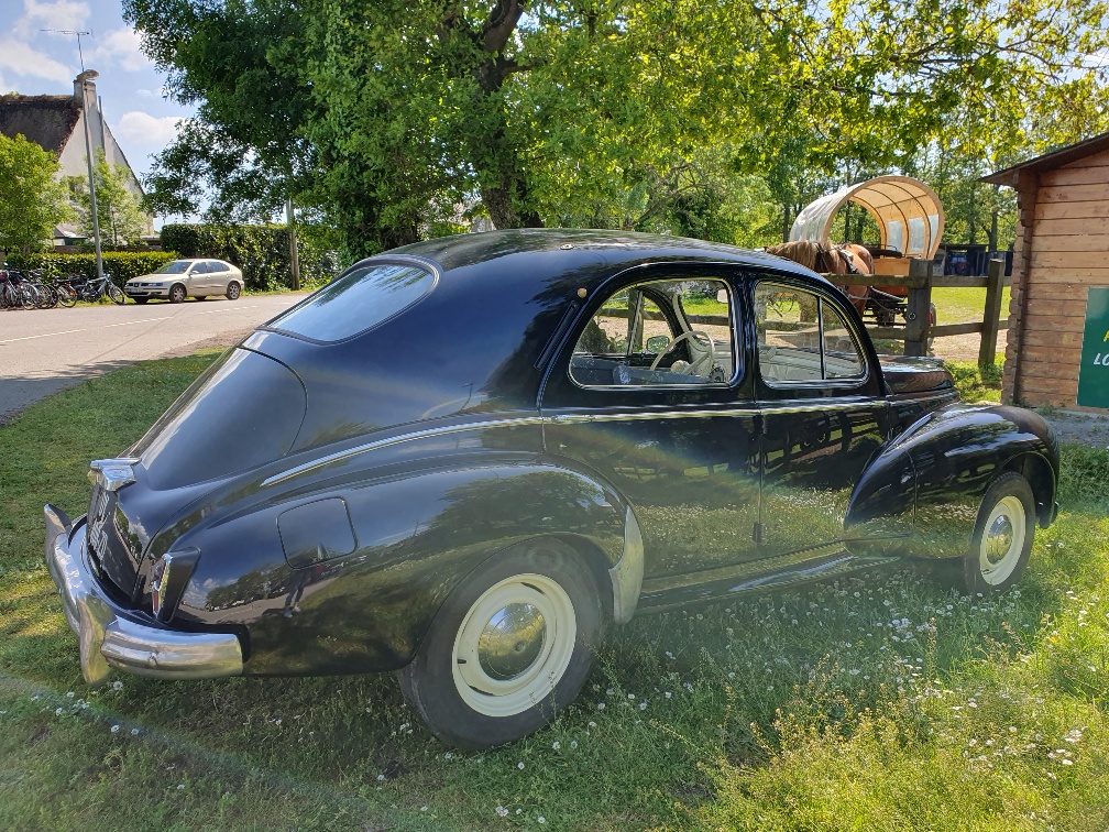 Rétro Balades Location Peugeot 203