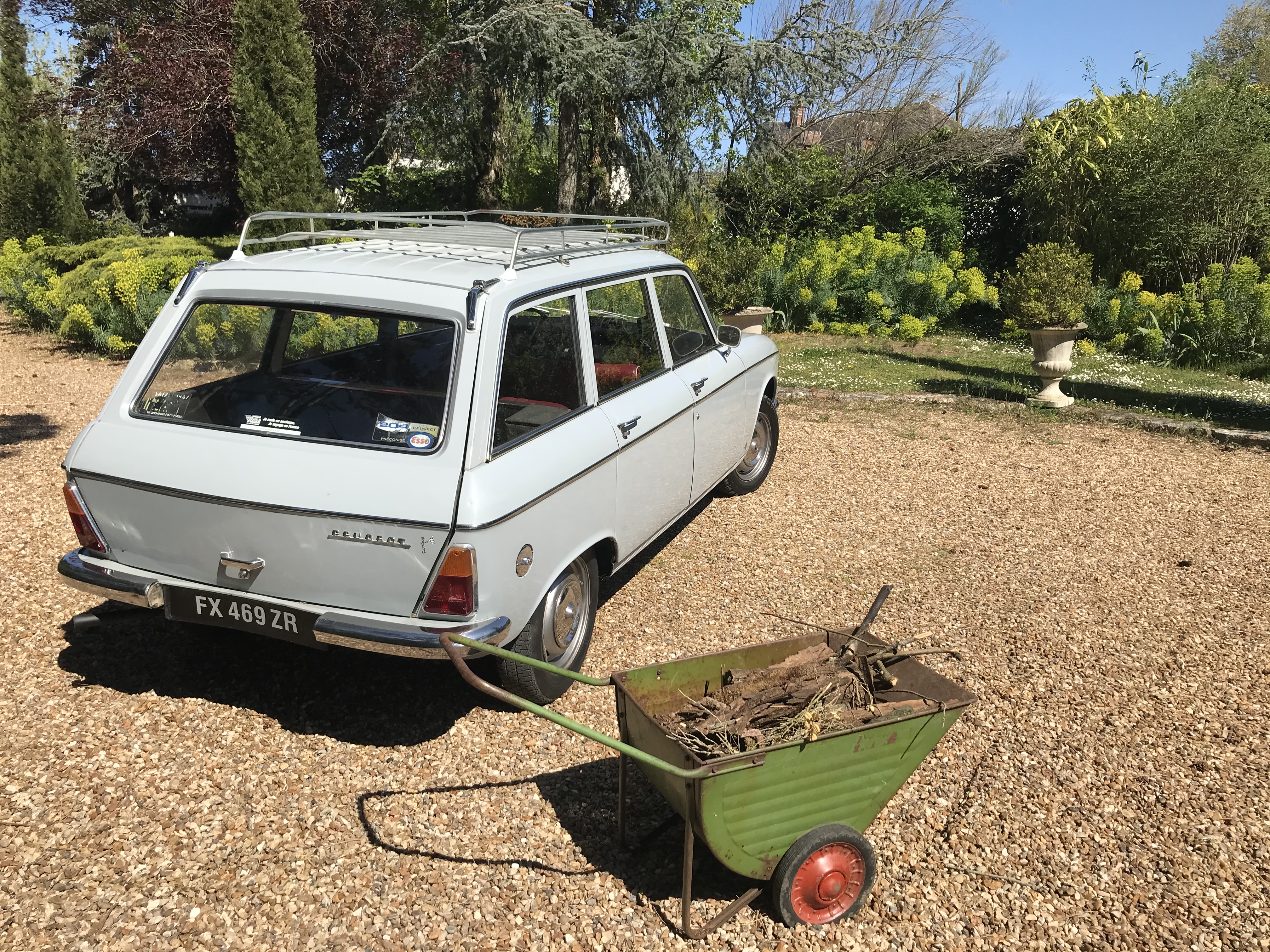 Rétro Balades Location Peugeot 204 Break