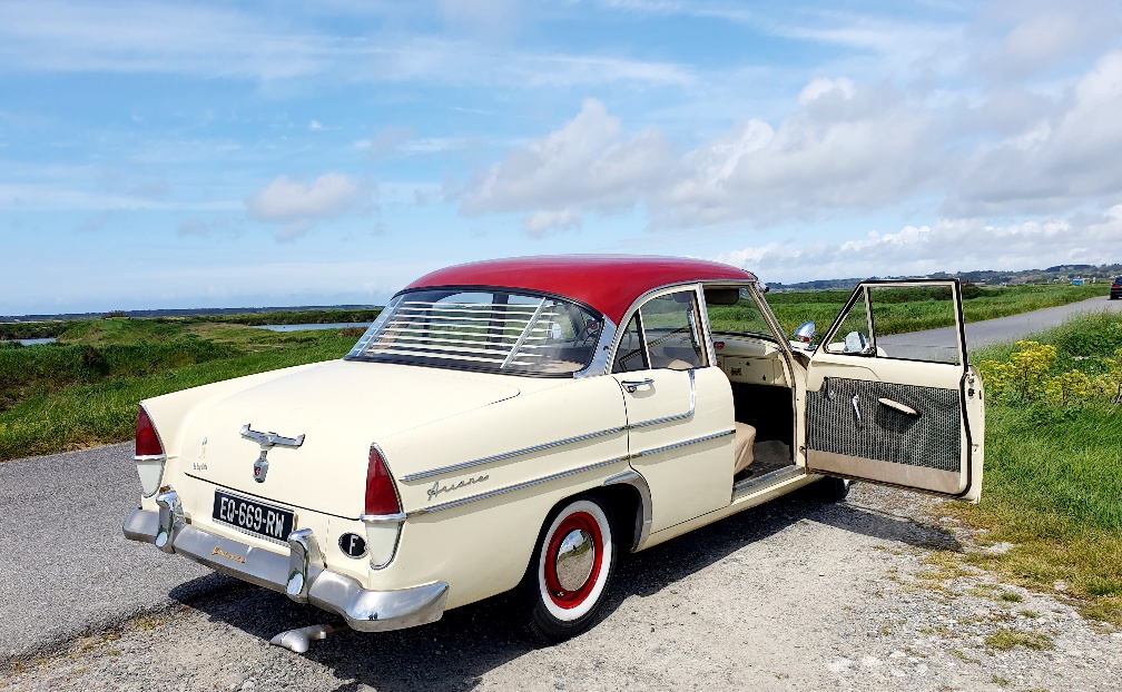 Rétro Balades Location Simca Vedette La Baule