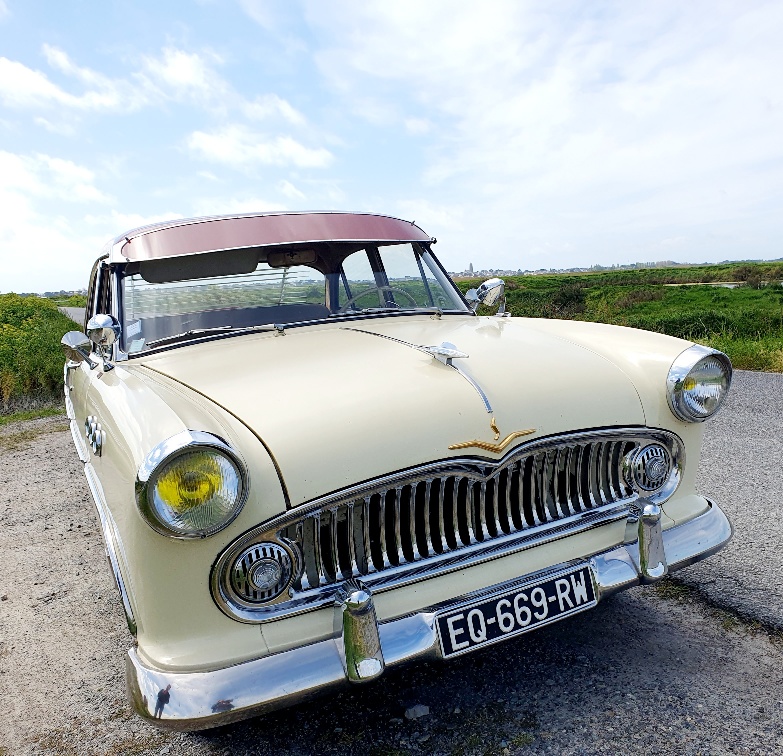 Rétro Balades Location Simca Vedette